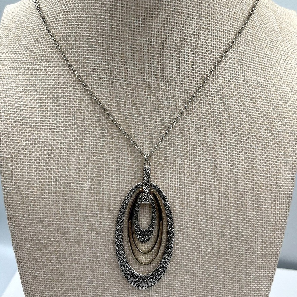 Vintage Silver Tone Filigree Oval Pendant Necklace Ornate Lace Boho Y2K Retro